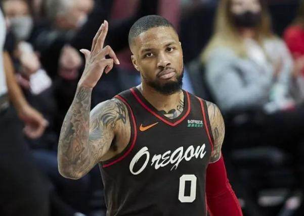 开云体育下载-利拉德敞开心扉：入选75大很意外 我是队史最佳